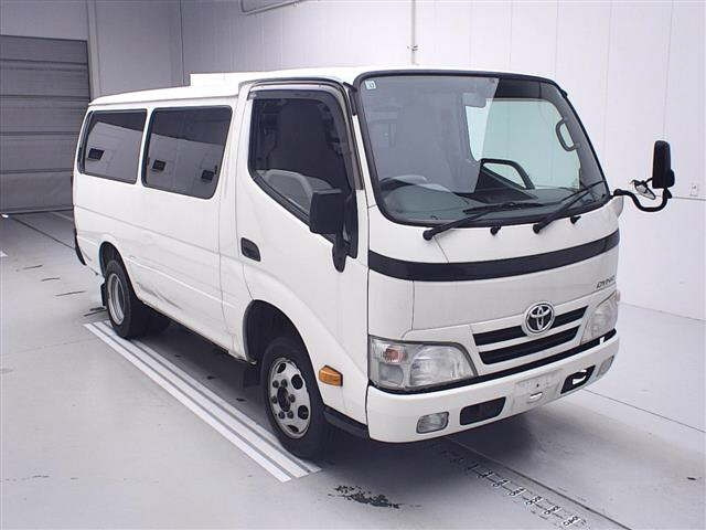 TOYOTA DYNA 2012