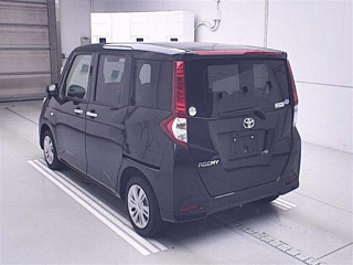 TOYOTA ROOMY 2021