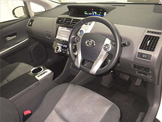 TOYOTA PRIUS ALPHA 2014