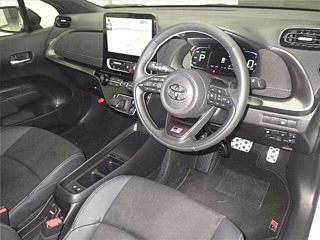 TOYOTA AQUA 2024