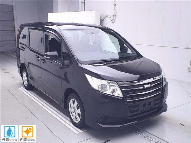 TOYOTA NOAH 2014