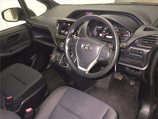 TOYOTA NOAH 2014
