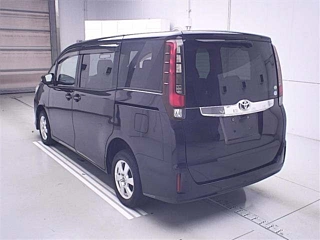 TOYOTA NOAH 2014