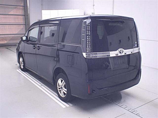 TOYOTA VOXY 2014