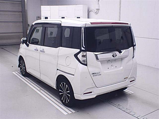 TOYOTA ROOMY 2021