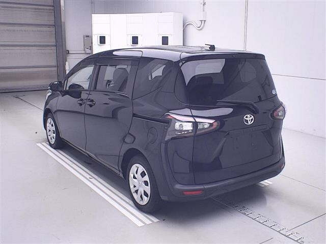 TOYOTA SIENTA 2018