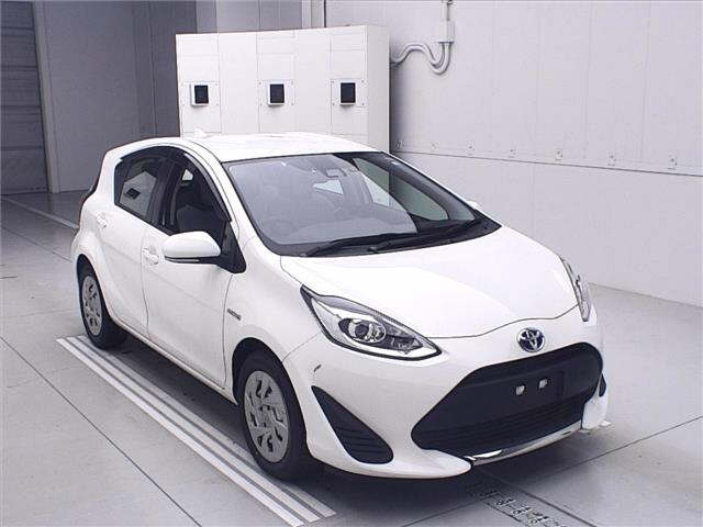 TOYOTA AQUA 2020
