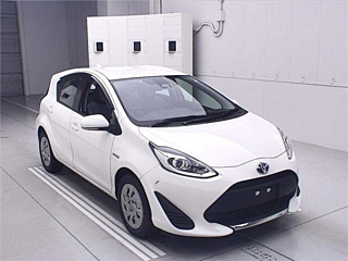 TOYOTA AQUA 2020