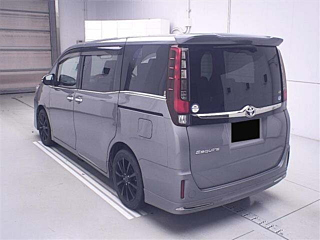 TOYOTA ESQUIRE 2017