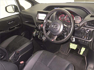 TOYOTA VOXY 2018