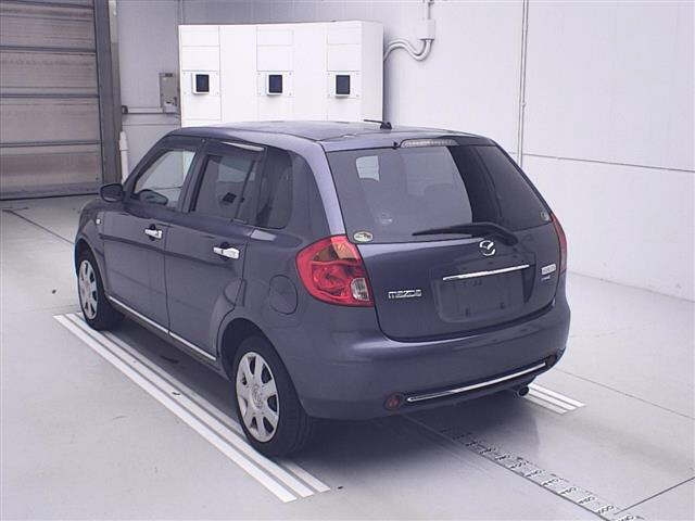 MAZDA VERISA 2010