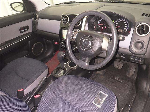 MAZDA VERISA 2010
