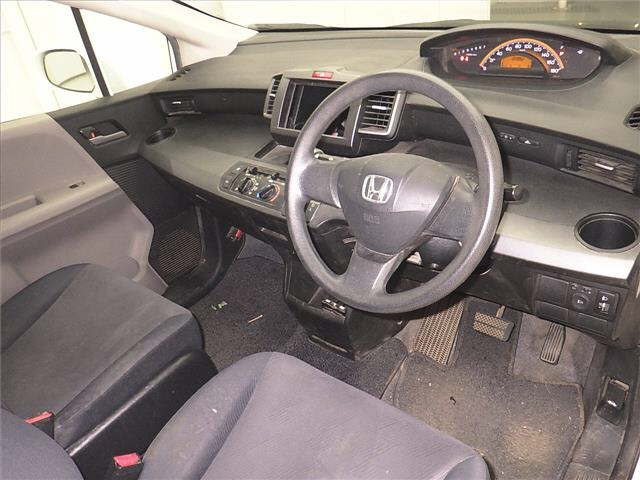 HONDA FREED 2010