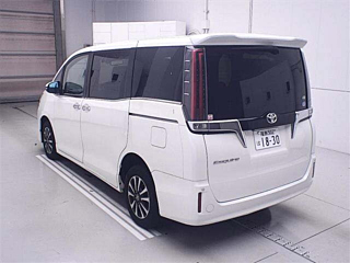 TOYOTA ESQUIRE 2017
