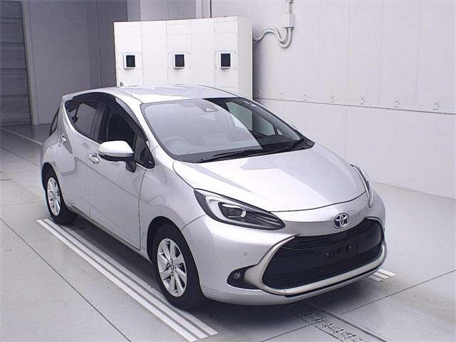 TOYOTA AQUA 2023