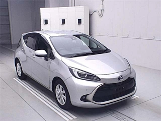 TOYOTA AQUA 2023