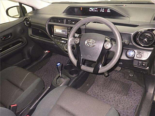 TOYOTA AQUA 2017