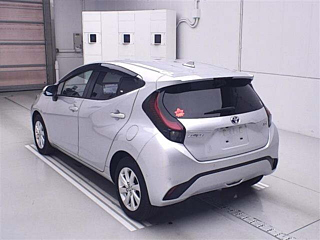 TOYOTA AQUA 2023
