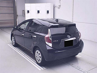 TOYOTA AQUA 2017