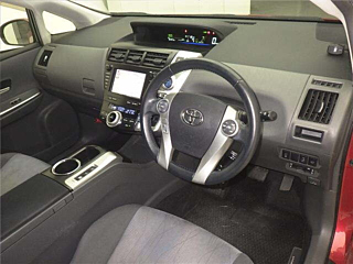 TOYOTA PRIUS ALPHA 2012