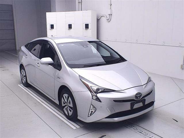TOYOTA PRIUS 2017