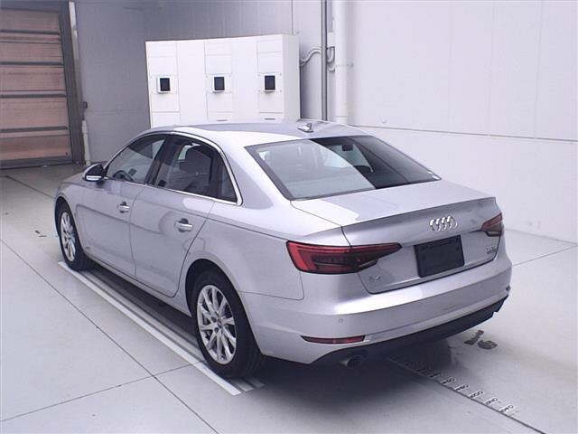 AUDI A4 2016