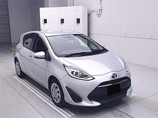 TOYOTA AQUA 2019