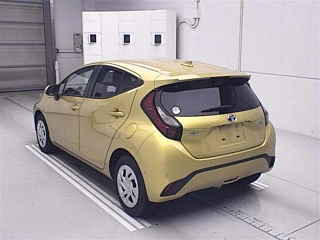 TOYOTA AQUA 2022
