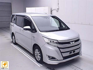 TOYOTA NOAH 2017