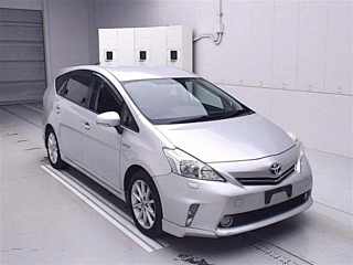 TOYOTA PRIUS ALPHA 2012