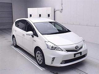 TOYOTA PRIUS ALPHA 2014