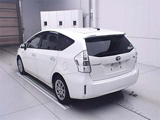 TOYOTA PRIUS ALPHA 2014