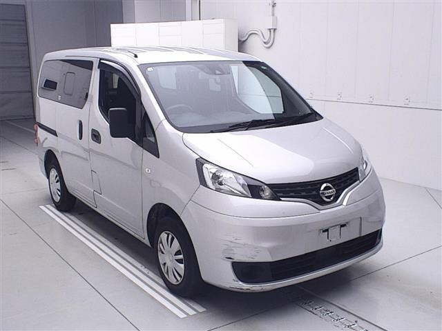 NISSAN NV200 2020