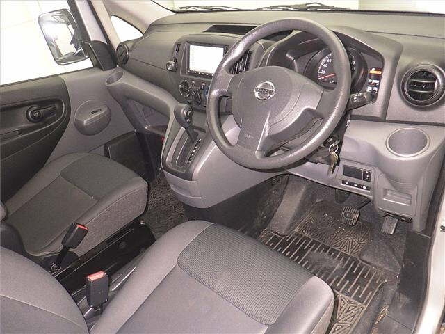 NISSAN NV200 2020