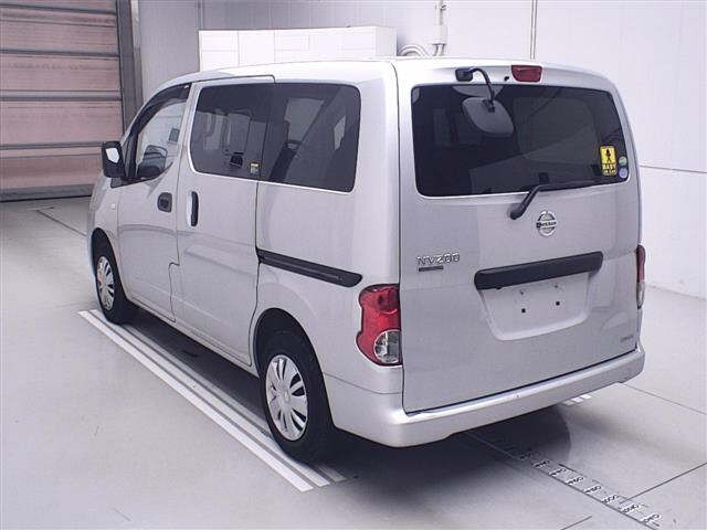 NISSAN NV200 2020