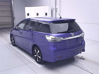 TOYOTA WISH 2012