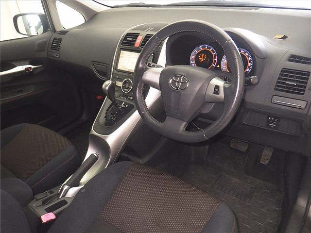 TOYOTA AURIS 2010