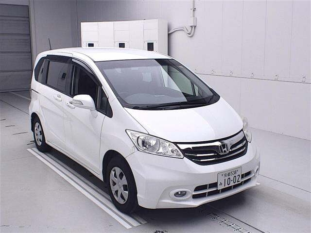 HONDA FREED 2013
