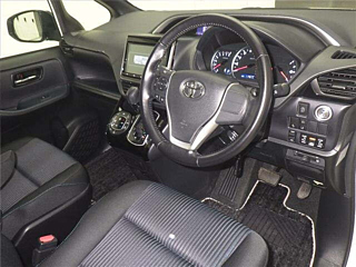 TOYOTA VOXY 2016