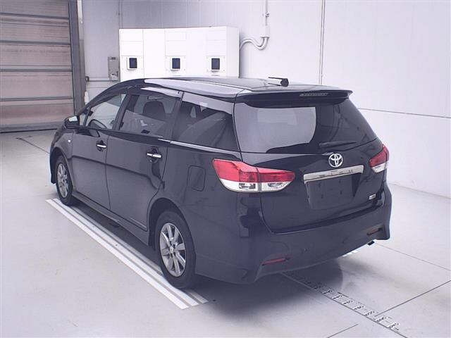 TOYOTA WISH 2011