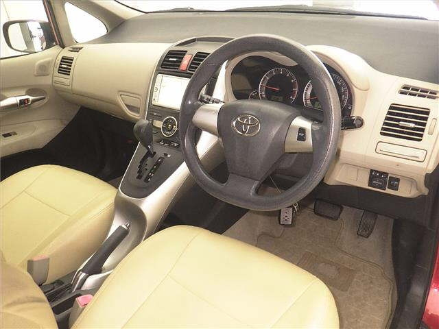 TOYOTA AURIS 2010