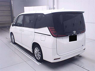 TOYOTA NOAH 2022