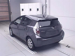 TOYOTA AQUA 2013