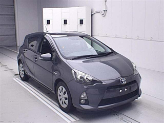 TOYOTA AQUA 2013