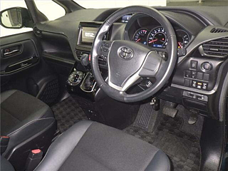 TOYOTA NOAH 2018