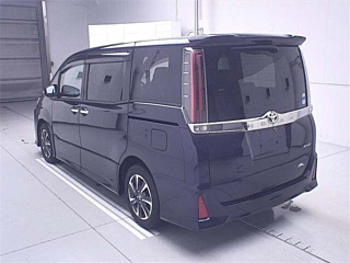 TOYOTA NOAH 2018