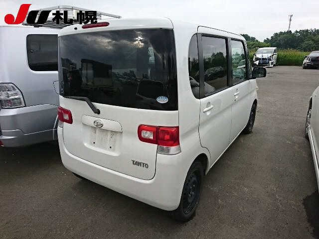 DAIHATSU TANTO 2009