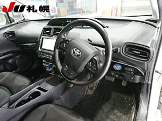 TOYOTA PRIUS 2021