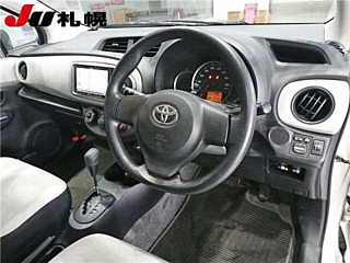 TOYOTA VITZ 2014