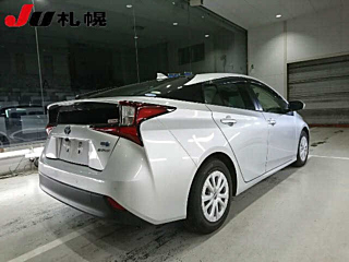 TOYOTA PRIUS 2021